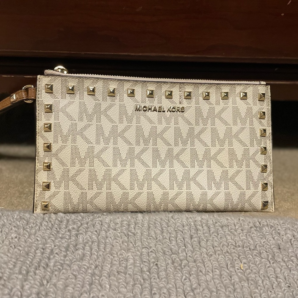 Michael Kors wristlet